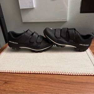 Specialized Riata Women's Mountain Bike Shoes, Size 6.5 US, Clip-In